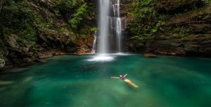 cachoeira na chapada dos veadeiros