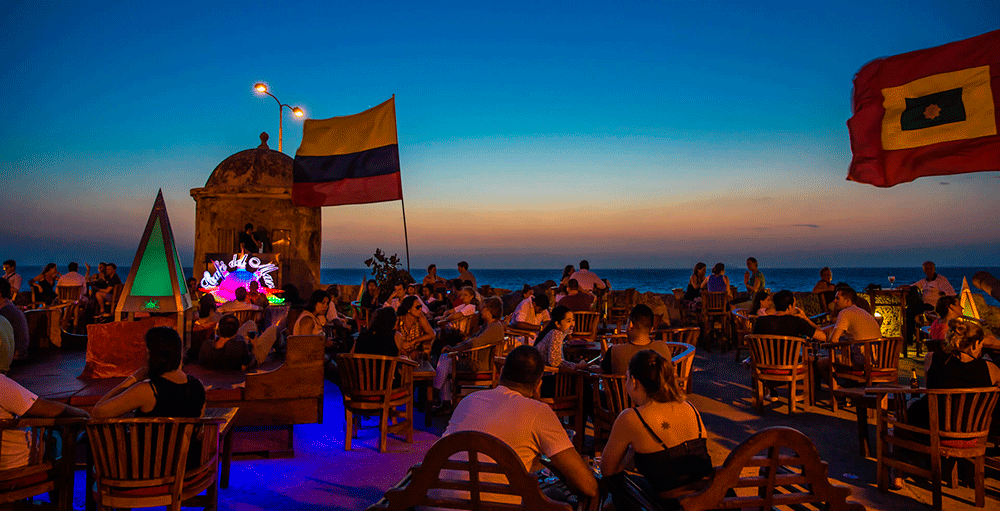 Entardecer no café del mar, ótimo lugar para visitar no centro histórico de Cartagena