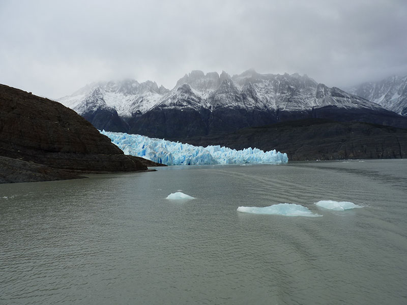 Durante o Circuito W de Torres del Paine, o Glaciar Grey pode se avistado