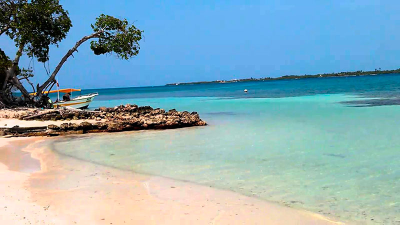 Ilha Mucura é conhecida pelas suas exuberantes paisagens