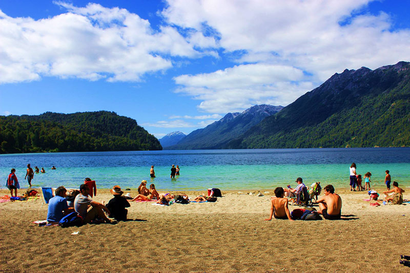 Em San Martin de Los Andes, o Lago Correntoso é uma ótima opção para lazer em sua viagem