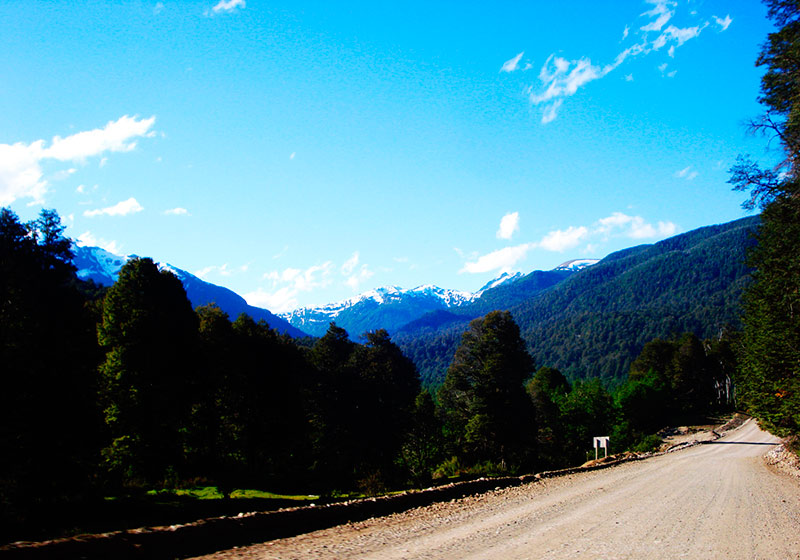 Uma das estradas de acesso à San Martin de Los Andes