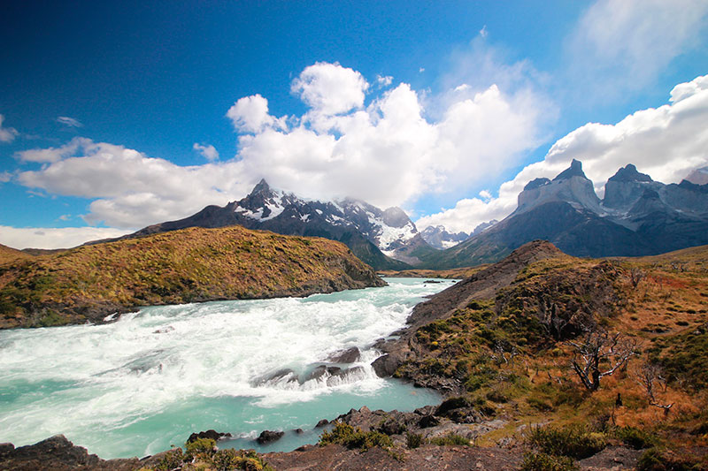 Rio em Torres del Paine, encontrado durante o Circuito W em Torres del Paine