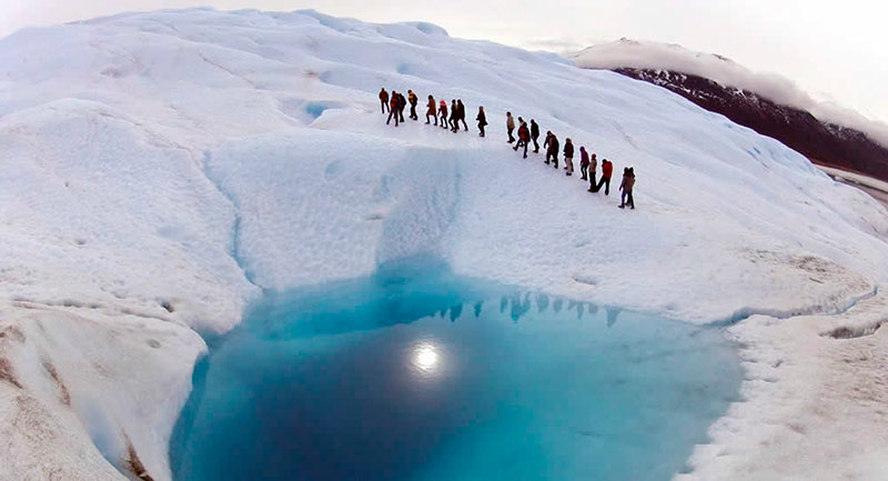Mini trekking em Perito Moreno: Pequenos grupos descobrem sobre o glaciar e vivem uma experiência incrível