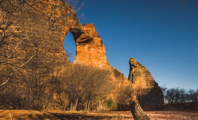 A serra da capivara é um local que guarda vestígios da era pré-histórica do continente sulamericano