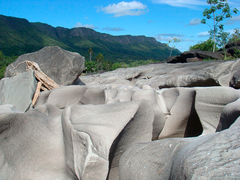 Chapada dos veadeiros: Vale da lua, terreno semelhante ao solo lunar