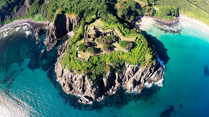 Viagem para Pernambuco: várias trilhas permitem conhecer pontos históricos na ilha