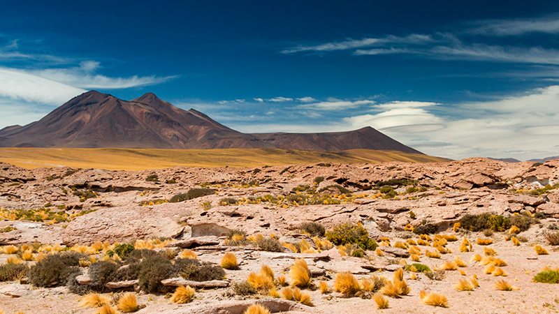Deserto de Atacama: Faz fronteira com a Bolívia, fica localizado ao norte do Chile