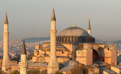 Turismo na Europa: Turquia guarda muitas belezas e história por entre suas mesquitas e construções