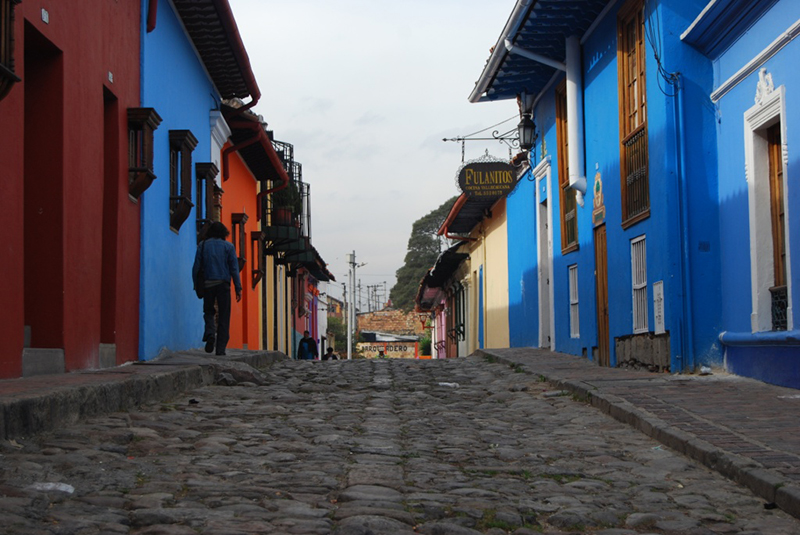 Viagem para Bogotá: Passear pelas ruas de La candelária é uma experiência incrível