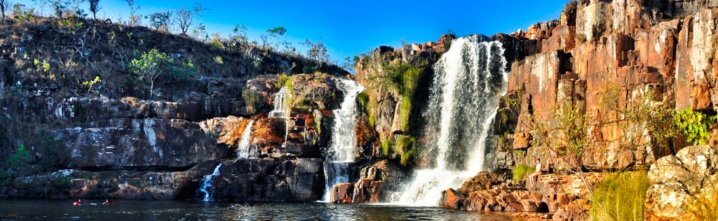 O que fazer na Chapada dos Veadeiros? Aproveitar e cruzar trilhas lindas para entrar em contato com a naureza