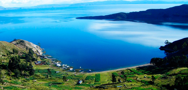 O que fazer no Peru? Navegar pelas águas do titicaca