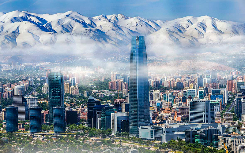 Pontos turísticos do Chile: Conhecer Santiago e tudo o que a cidade pode oferecer é uma opção de roteiro para conhecer o Chile
