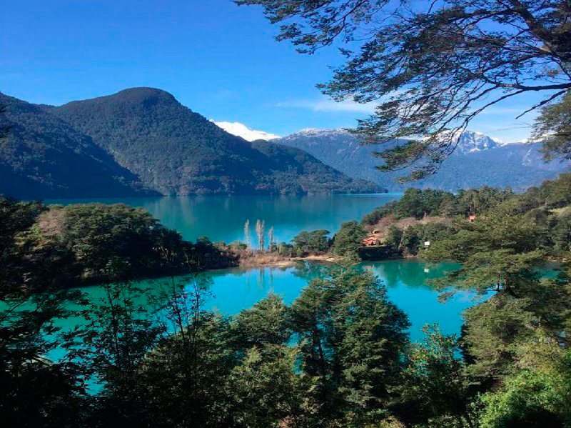 A travessia dos lagos andinos nada mais é um passeio pelos belíssimos lagos da região