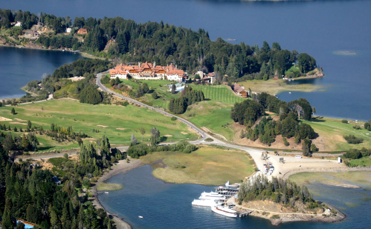 A travessia dos Lagos Andinos passa por lindas paisagens