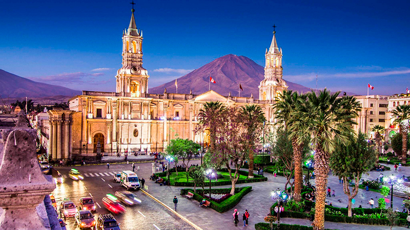 Se fizer uma viagem para o Peru, visite Arequipa, uma cidade muito bela e cheia de atrações para os turistas