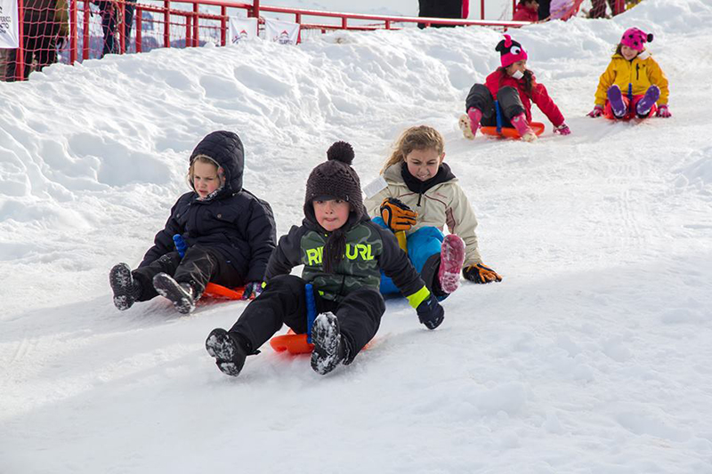 Bariloche para brasileiros: Cerro Otto é ótimo para atividades na neve em família