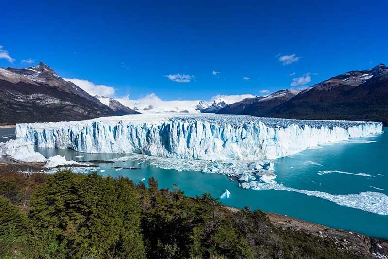 Passeios na Argentina: O Glaciar Perito moreno assusta com suas enormes dimensões