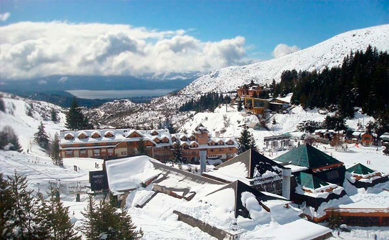 A linda Bariloche fica localizada na região da Patagônia e é um lugar muito procurado para a prática de esqui