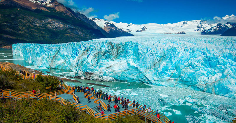 Na Patagônia, visitar os glaciares é um passeio obrigatório