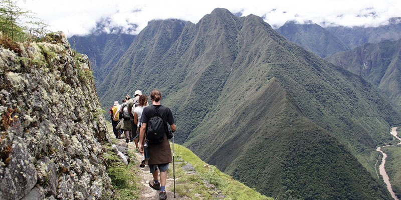 Percorrer a trilha inca é uma das maneiras de se chegar à cidade de Machu  Picchu