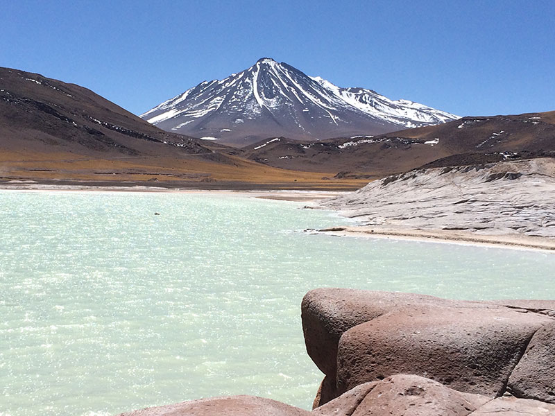 Curiosidades sobre o Atacama:  Em meio ao deserto há inúmeras lagunas