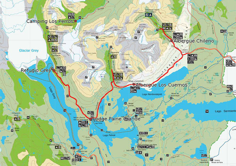 Circuito W de trekking: O trajeto ganha esse nome devido à forma de suas trilhas