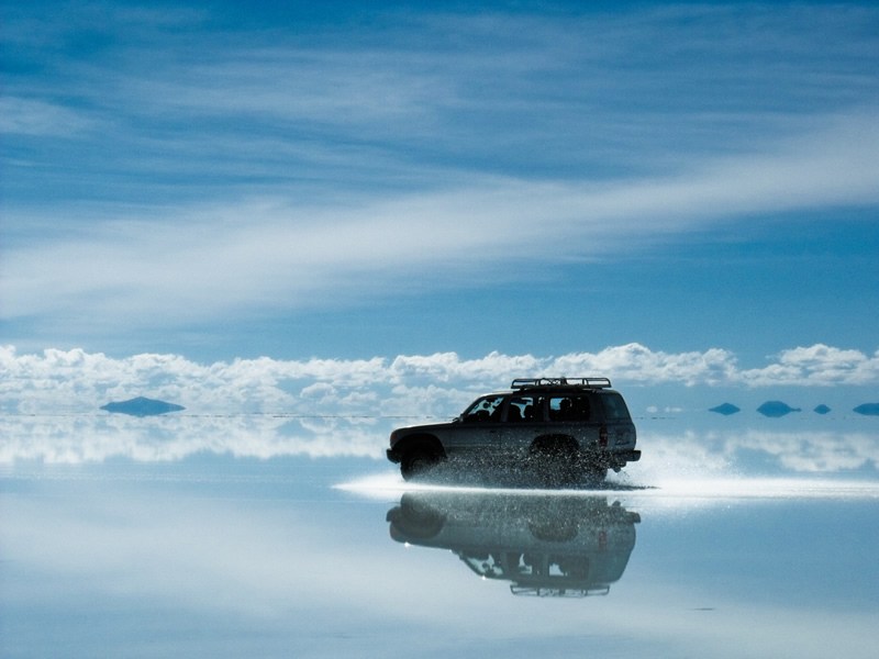 fazer um tour pelo salar de Uyuni é surreal