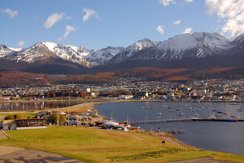 Ushuaia é uma cidade bela e um ótimo destino de viagem