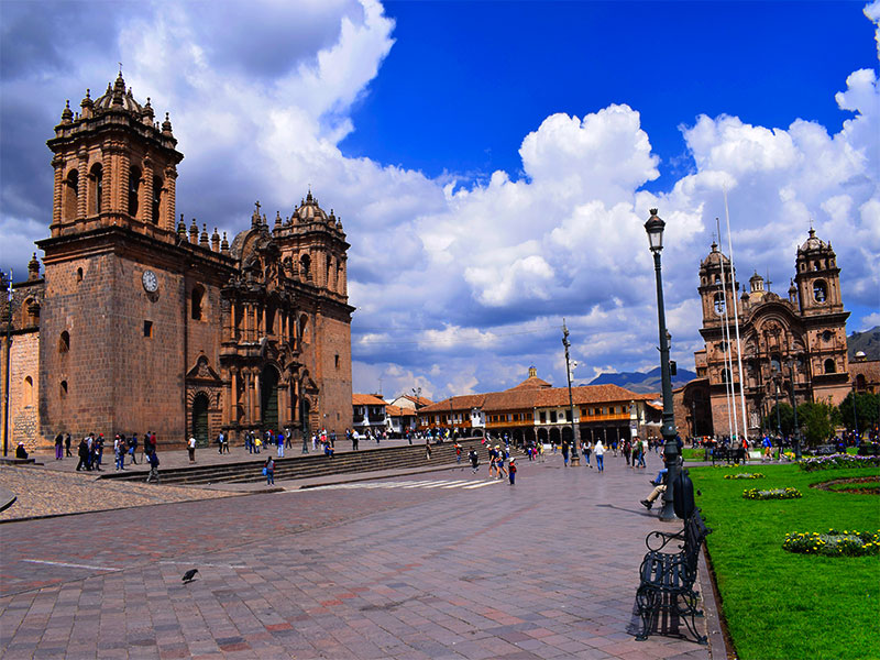 A Plaza de armas é o ponto turístico mais importante na história peruana