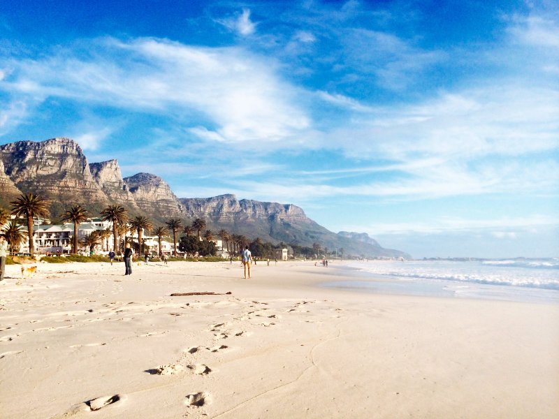 A praia de camps bay é imperdível