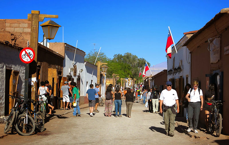 A cidade de São Pedro do atacama é o portão de entrada para o turismo no atacama